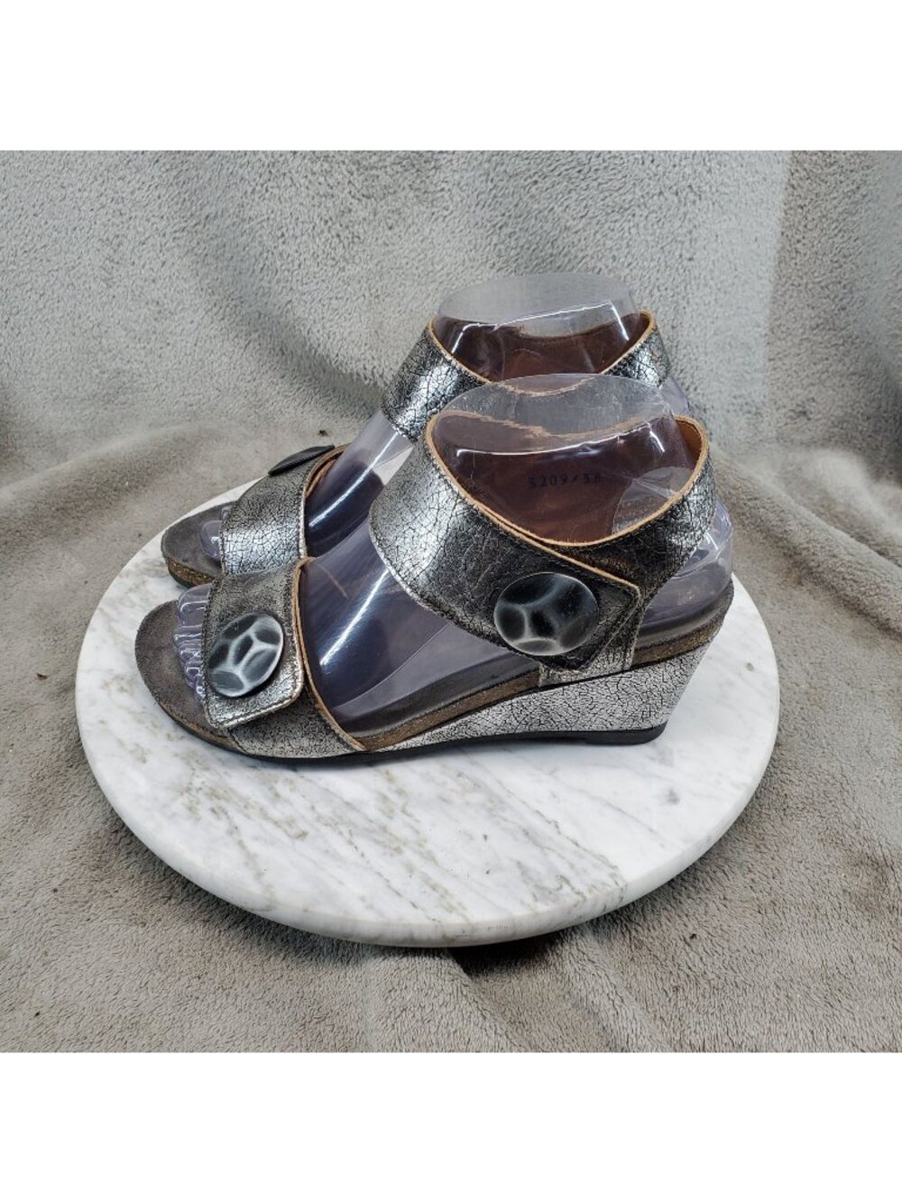 Taos Footwear Shoes Womens EU 36 US 5-5.5 Silver Leather Carousel Sandals *Read*